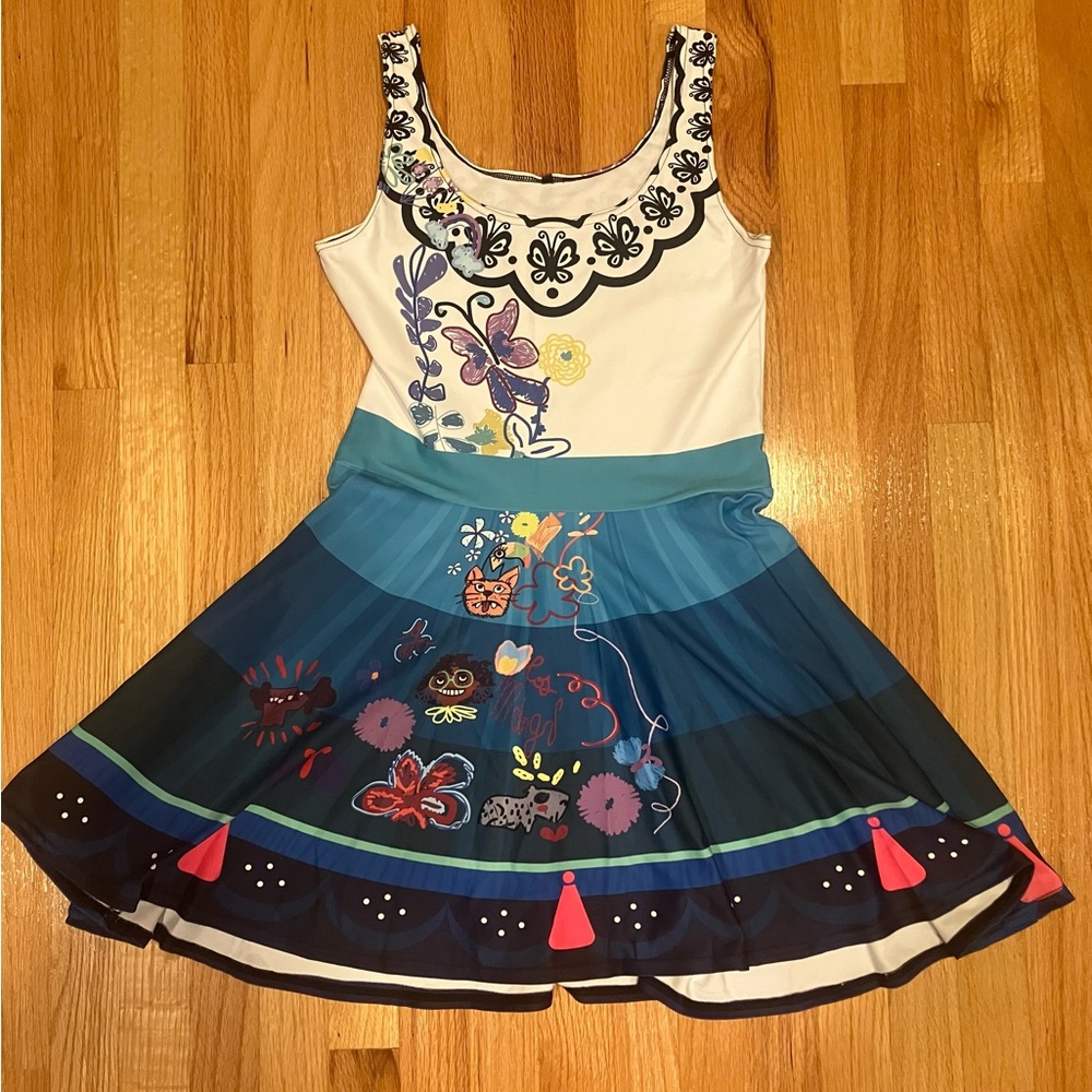 Disney Encanto Mirabel Dress + Green Rim Glasses Gem